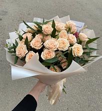 Букет Кремовые розы Латте в Новоуральске